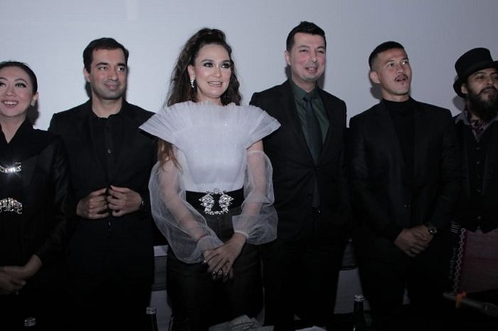 Jumpa pers sebelum screening film Suzzanna: Bernapas Dalam Kubur di XXI Plaza Senayan, Jakarta Pusat, Sabtu (10/11/2018).