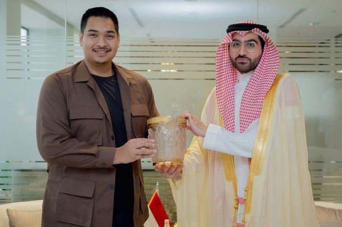 Menteri Pemuda dan Olahraga (Menpora) Dito Ariotedjo melakukan pertemuan dengan Wakil Menteri Pemuda dan Olaraga Arab Saudi H.E.Bader Alkadi. Mereka siap dukung Indonesia bidding tuan rumah Piala Dunia U-20.