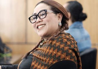 Tidak Muda Lagi, Nunung Justru Masih Semangat Bekerja Untuk Menafkahi 50 Orang Keluarganya