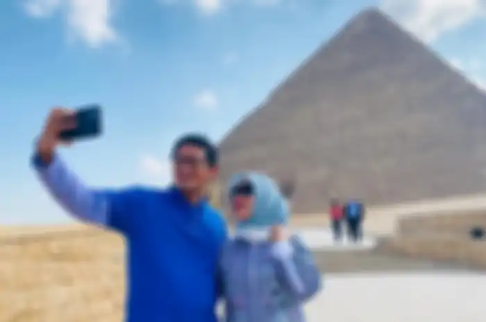 Sandiaga Uno dan Nur Asia saat berlibur ke Mesir. 