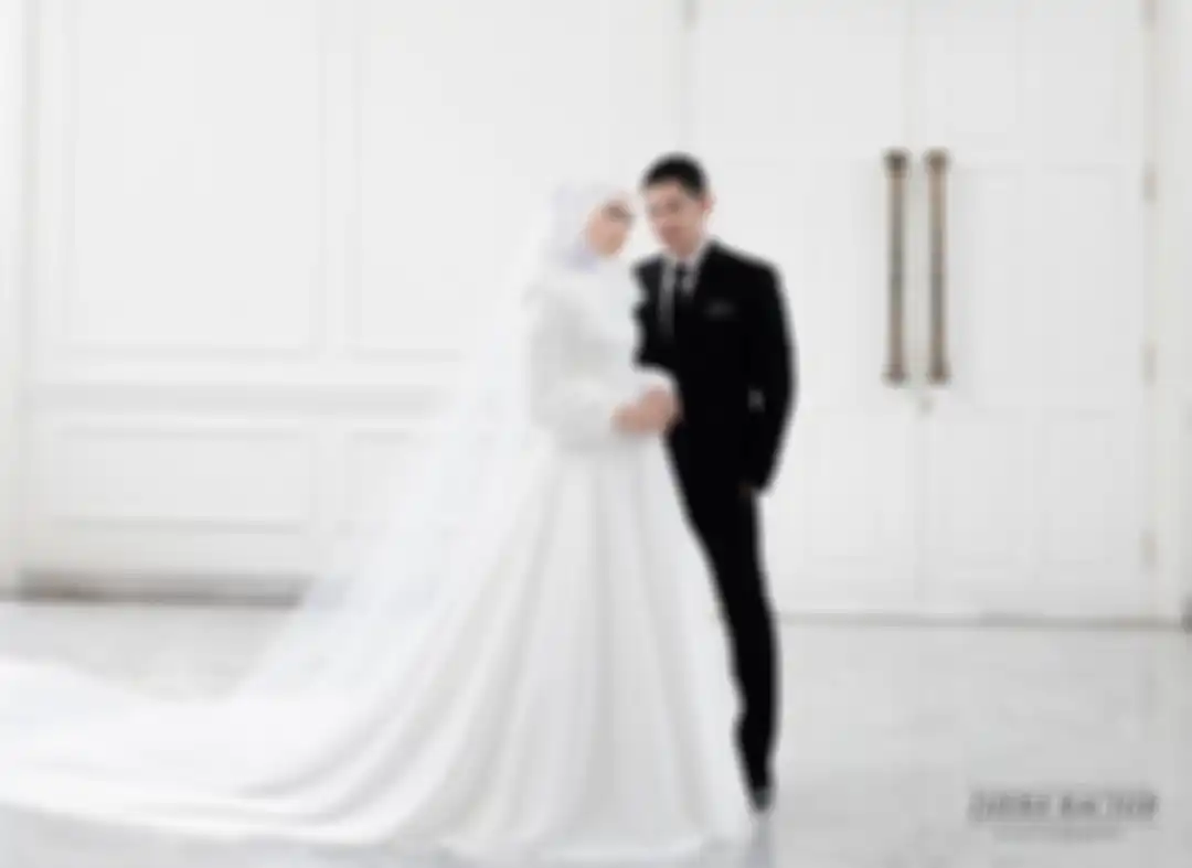 Penampilan anggun Citra Kirana  kenakan gaun pengantin muslim serba putih saat prewedding