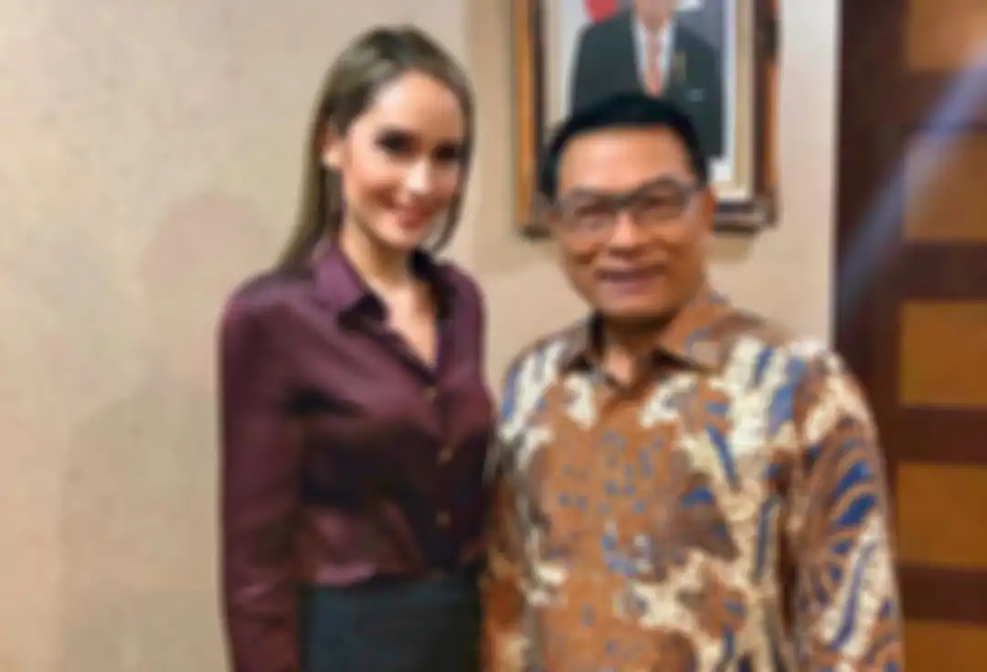 Cinta Laura dan Moeldoko