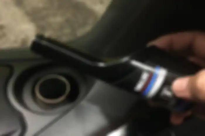 Carbon cleaner cair bisa langsung dituang ke tangki bensin