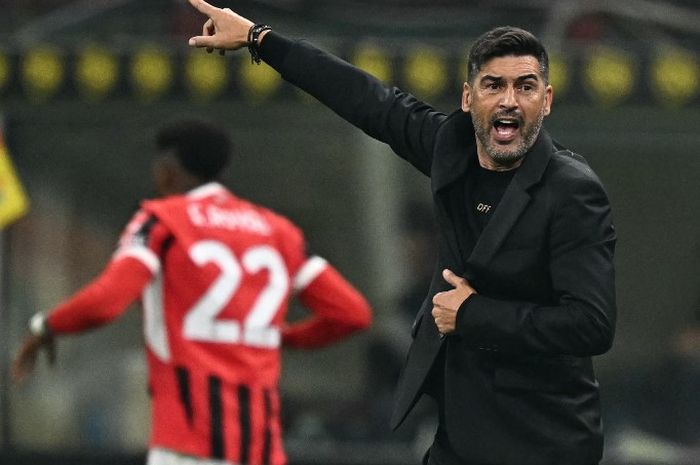 Pelatih AC Milan, Paulo Fonseca, sama sekali tidak memainkan Rafael Leao dalam laga Liga Italia melawan Lazio di San Siro (19/10/2024).