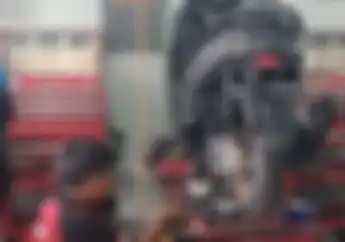 Meringis Pemilik Motor Yamaha NMAX Nekat Terobos Banjir, Biaya Servisnya Bikin Kantong Kering