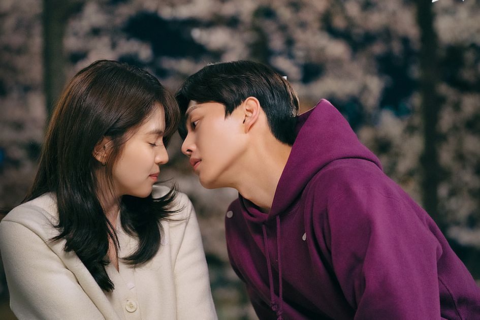 5 Rekomendasi Drakor untuk Menghadapi Quarter Life Crisis, Dibintangi Kim Ji Won hingga Song Kang!