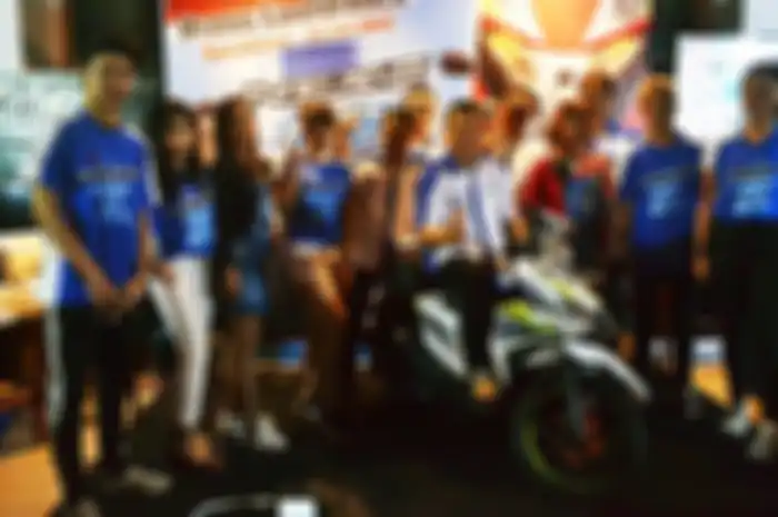 Sesi foto petinggi PT SIS dan PT SMG, dengan selebgram mewakili remaja generasi milennial sebagai target market NEX II.