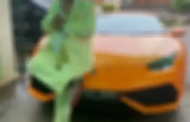 Viral Video Curhat Nelangsa Wanita Renta Dibuang Anak Kandung di Pinggir Jalan, Hotman Paris Jengkel: Aku Tinju Anaknya Kalau Ketemu!