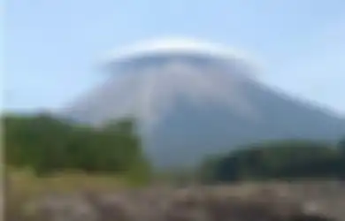 Awan Panas Tebal Meluncur 1.500 di Atas Puncak, Gunung Semeru Tiba-tiba Erupsi di Tengah Duka Gempa Cianjur yang Belum Usai