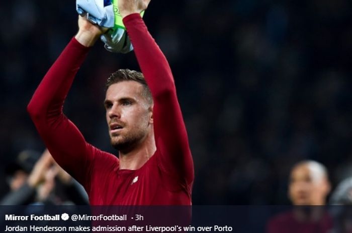 Kapten Liverpool, Jordan Henderson, memberikan sambutan kepada pendukung The Reds usai pertandingan melawan FC Porto