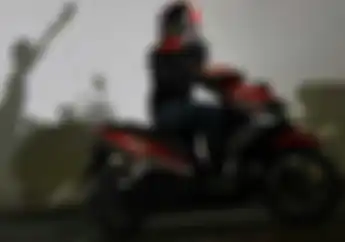 Lagi Pacaran di Motor, Sepasang Kekasih Malah Dibegal dengan Senjata Tajam