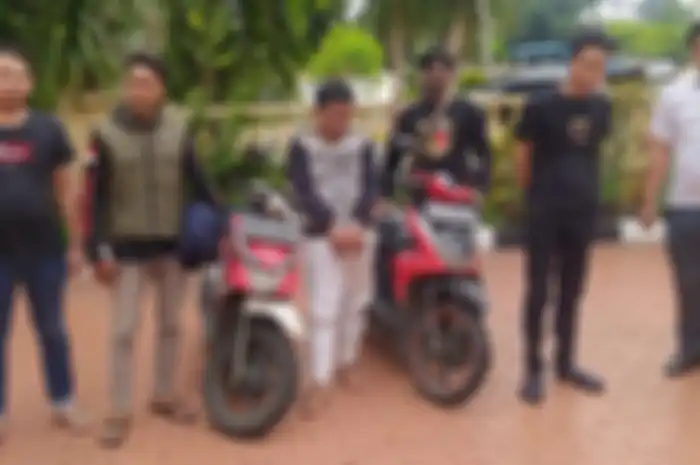 Polisi tangkap dua maling motor di Pancoran, beserta dua motor Honda BeAT jadi barang bukti.