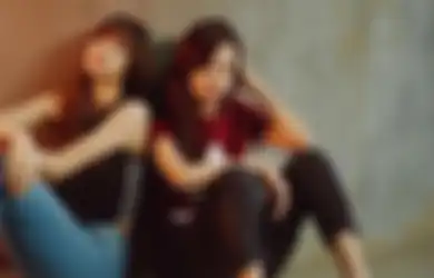 Debut Stage dan Menerima Kekalahan Pertama, Lisa Ditemenin Jisoo!