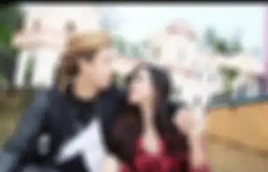 Pernikahannya dengan Laki-laki yang Dikenal 7 Hari Lewat Tinder Berada di Ujung Tanduk, Artis Cantik Ini Pilih Dipoligami daripada Cerai, Kini Jauh Bahagia!