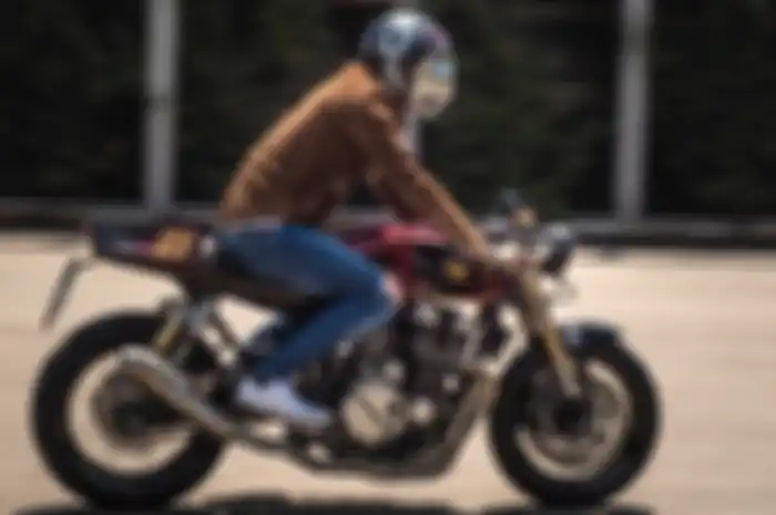 Honda CB750 Nighthawk custom cafe racer besutan Nitro Cycles