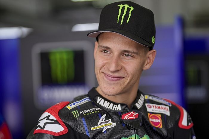 Pembalap Monster Energy Yamaha, Fabio Quartararo, saat peluncuran tim untuk MotoGP 2022 di Sirkuit Sepang, Malaysia, 4 Februari 2022.