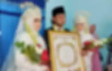 Bak Ketiban Durian Runtuh, Pria dari Madura Ini Persunting 2 Wanita Sekaligus, Pamerkan Senyum Sembari Rangkul Kedua Istrinya yang Masih Muda Kinyis-kinyis hingga Netizen Tepok Jidat: Mau Aja sih Bininya!