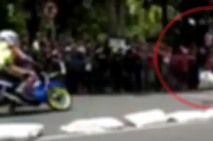 Lingkaran merah, pembalap lempar karung