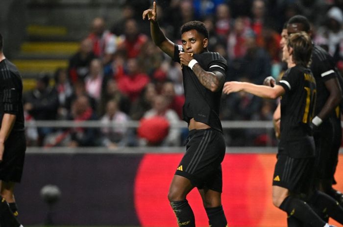 Winger Real Madrid, Rodrygo, mencetak gol ke gawang Braga pada laga lanjutan Liga Champions di Estadio Municipal de Braga, Selasa (24/10/2023).