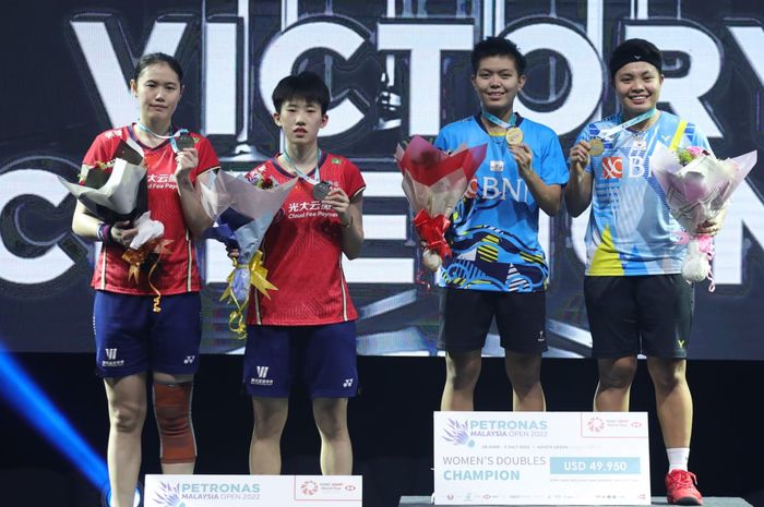 Ganda putri Indonesia, Apriyani Rahayu/Siti Fadia Silva Ramadhanti, setelah menjuarai Malaysia Open 2022, Minggu (3/7/2022).