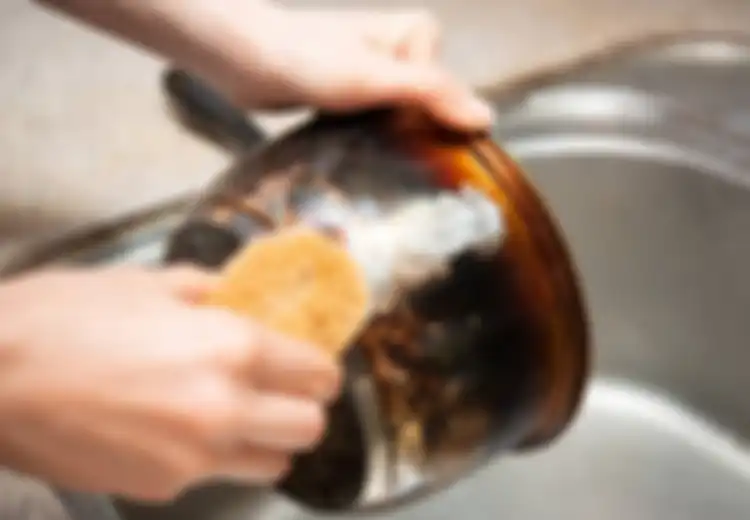 Jangan Cuma Dianggurin, Panci Gosong Bisa Kinclong Kembali Cuma Modal Ampas Kopi, Begini Caranya!