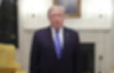 Bebas dari Belenggu Corona, Trump Lempar Masker dan Sesumbar Bakal Cium Semua Orang, Presiden AS: Saya akan Memberimu Ciuman!