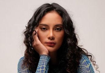 Ikut Ramaikan Pawai Obor ASEAN Para Games 2022 di Solo, Erika Carlina Girang Abis Saat Goyang Bareng Para Penari di Jalanan