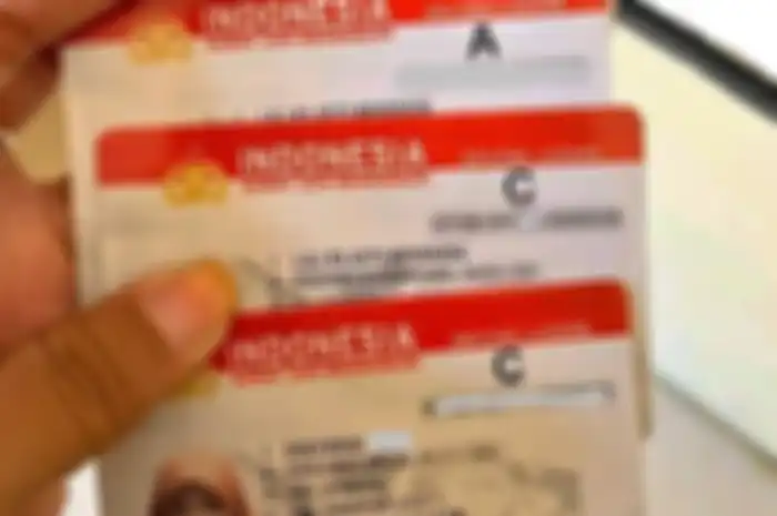 Perpanjang SIM Online bisa dari rumah tidak capek antri, SIM baru yang sudah diperpanjang diantar PT Pos Indonesia.