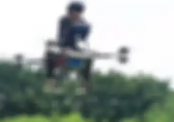 Salut, Pria Desa Ini Sukses Bikin Skuter Terbang Pertama di Dunia, Bentuknya Mirip Drone Raksasa
