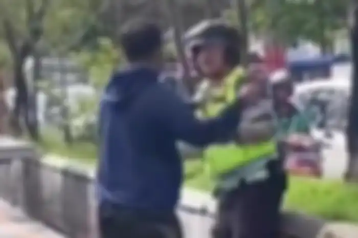 Pengemudi Toyota Innova arogan berani dorong dan lawan polisi, kabur usai isi bensin di SPBU ternyawa bawa narkoba.