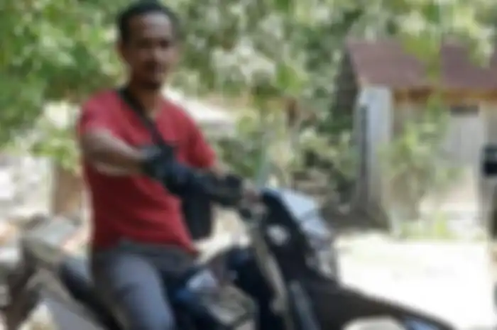 Lelaki asal Nusa Tenggara Timur Ini bangga bisa beli Yamaha WR 155R, Klemens Jimi: ini motor impian saya.