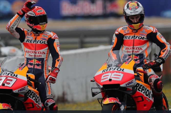 Dua pembalap Repsol Honda di MotoGP musim 2019, Marc Marquez (kiri) dan Jorge Lorenzo.