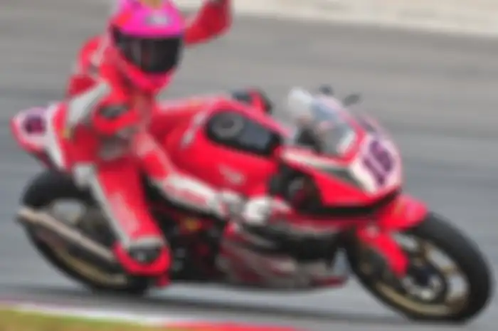 Irfan Ardiansyah selebrasi kemenangan pertama di ARRC AP250 musim ini, namun hasil itu membuatnya kena aturan equaliser di mena pembalap kena pangkas 500 rpm setiap seliaih lebih 50 poin antara penghuni pertama klasemen dengan urutan kelima di klasemen