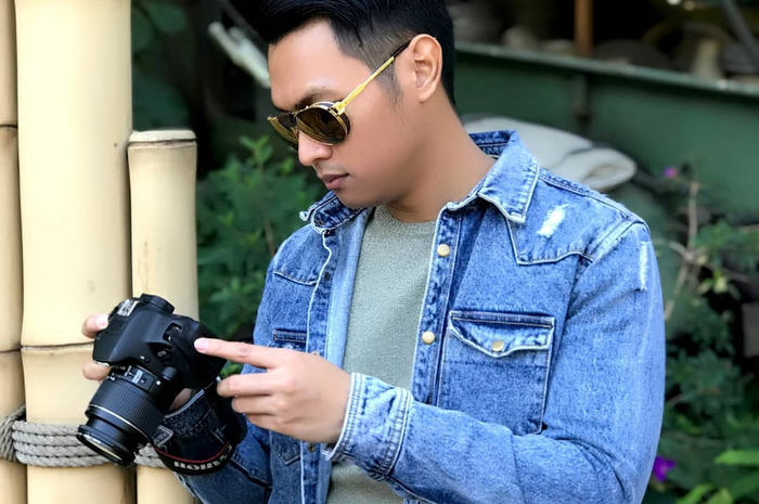 Bupati Tuban Aditya Halindra mencuri perhatian dengan foto liburan mewahnya. Potretnya mirip Aldebaran Ikatan Cinta.