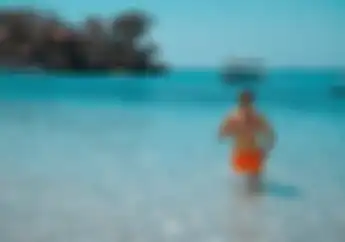 Netizen Heboh, Jorge Lorenzo Posting Liburan di Bali Dikritik Kebalik Pasang Bendera Indonesia di Statusnya