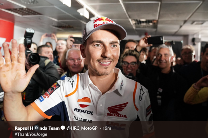 Pembalap Repsol Honda, Jorge Lorenzo, mengumumkan keputusannya untuk pensiun dalam konferensi pers jelang MotoGP Valencia di Sirkuit Ricardo Tormo, Spanyol, 14 November 2019.