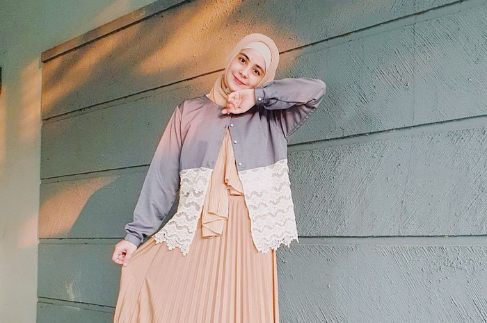 Referensi OOTD Hijab ala Risty Tagor.