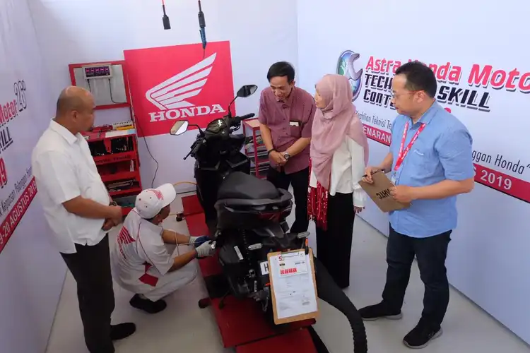 Seru! AHM Gelar Kompetisi Teknik Motor Honda Ke-26, Puluhan Teknisi dan Service Advisor Ikut Serta