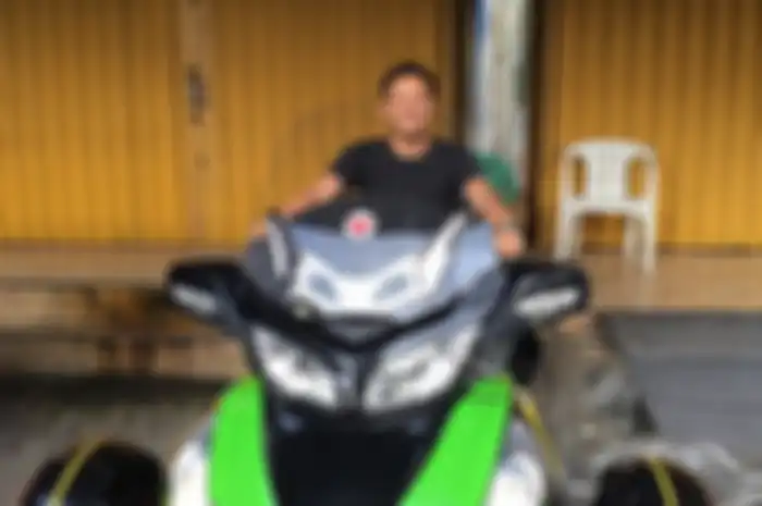 Anak Haji lulung naik motor roda 3