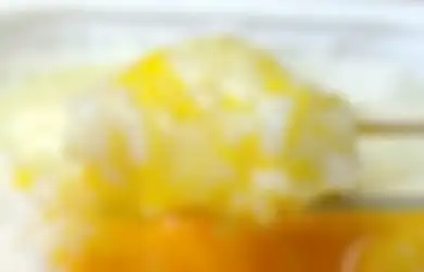Pria ini Semangat Ikuti 'Cara Baru' Konsumsi Telur Mentah Rekomendasi 'Chef' Terkenal, Tetapi Ekspresinya Setelah Berhasil Justru Kocak, Ada Apa?