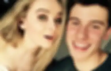Shawn Mendes dan Sabrina Carpenter Ketahuan Jalan Bareng! Intip Foto-fotonya Yuk