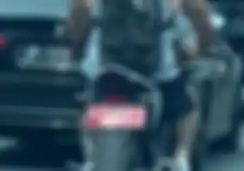 Heboh Bule Naik Motor Dinas Yamaha Vixion di Bali, Ternyata Punya Kades