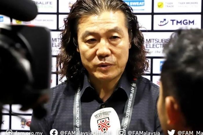 Pelatih Timnas Malaysia, Kim Pan-gon, saat diwawancarai dalam ajang Piala AFF 2022.