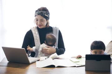 Mau Membawa Anak ke Kantor? Pastikan 4 Hal Ini Terlebih Dahulu