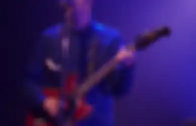 Pentolan Ride Andy Bell Segera Rilis Debut Album Proyek Elektroniknya, GLOK