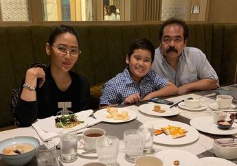 Inul Daratista Pamer Aktivitas Anak Semata Wayang Lagi Main Sendirian, Koleksi Rak Mainannya Jadi Sorotan