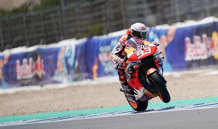 Pembalap Repsol Honda, Marc Marquez, hampir melakukan comeback impresif andai tidak mengalami kecelakaan pada balapan MotoGP Spanyol di Sirkuit Jerez, Spanyol, 19 Juli 2020.