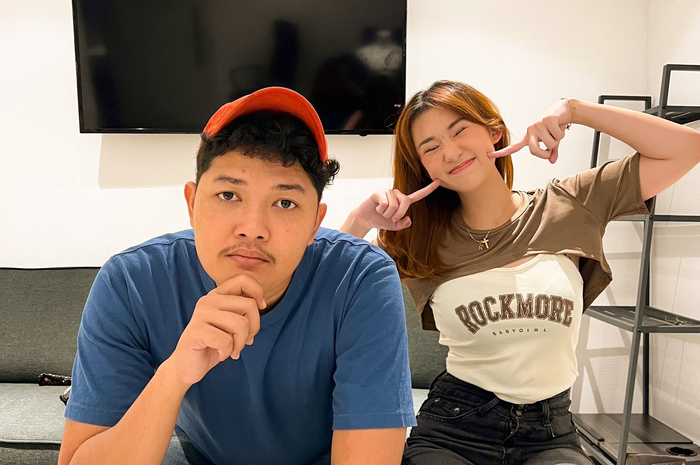 Persahabatan Livy Renata dan Nopek Novian 