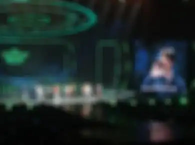 TREASURE Minta Rekomendasi Makanan Indonesia ke TREUME Pas Konser, Disuruh Makan Mie Pedas Viral Bikin Penonton Ngakak
