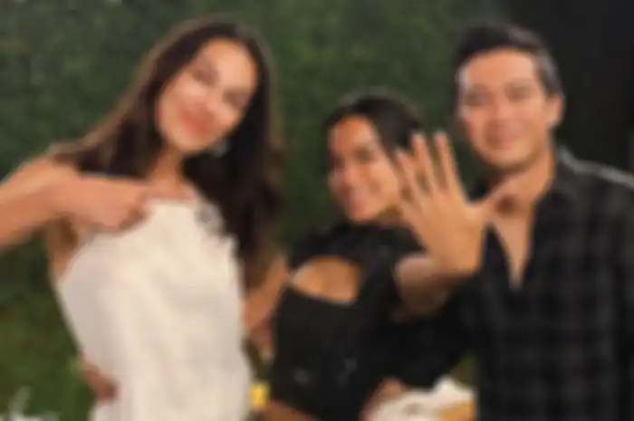 Restui Eva Celia Dilamar Kekasih yang Beda Agama, Potret Cantik dan Sederhana Sophia Latjuba Jadi Sorotan